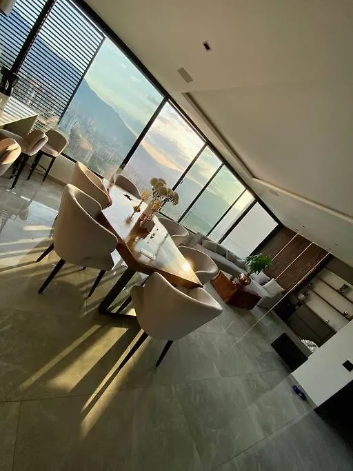 Penthouse Luxurytravelhome Poblado Medellín 0*,